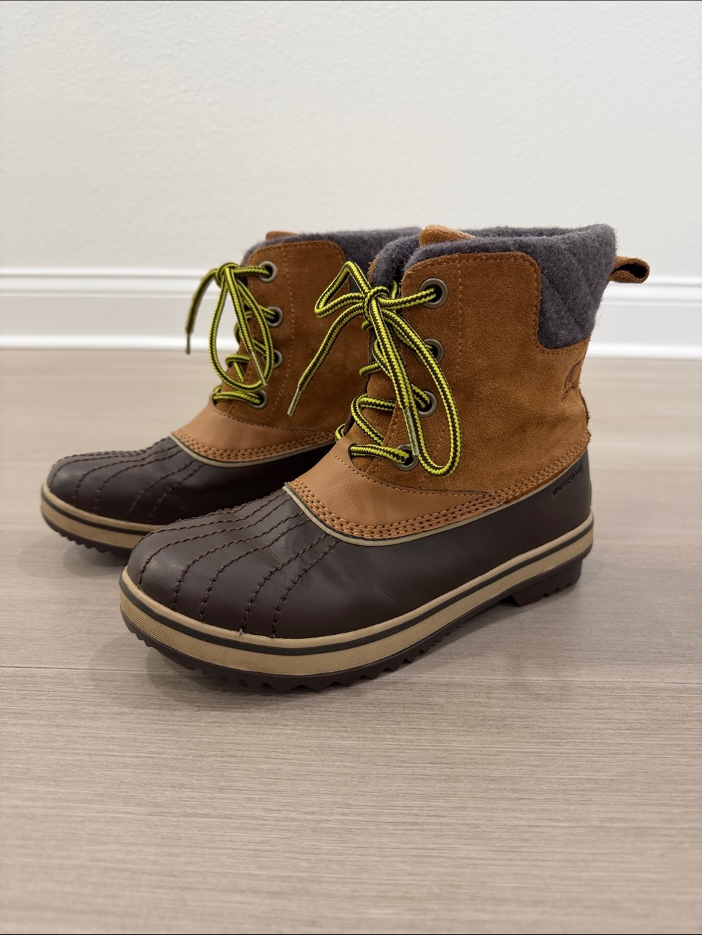 Sorel Kids Brown Waterproof Lace-Up Winter Boots - Kids Sz 5 = Women’s Sz 6.5